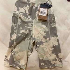 Nwt NEW The North Face High rise shorts motivation 9" grey gray green Small S